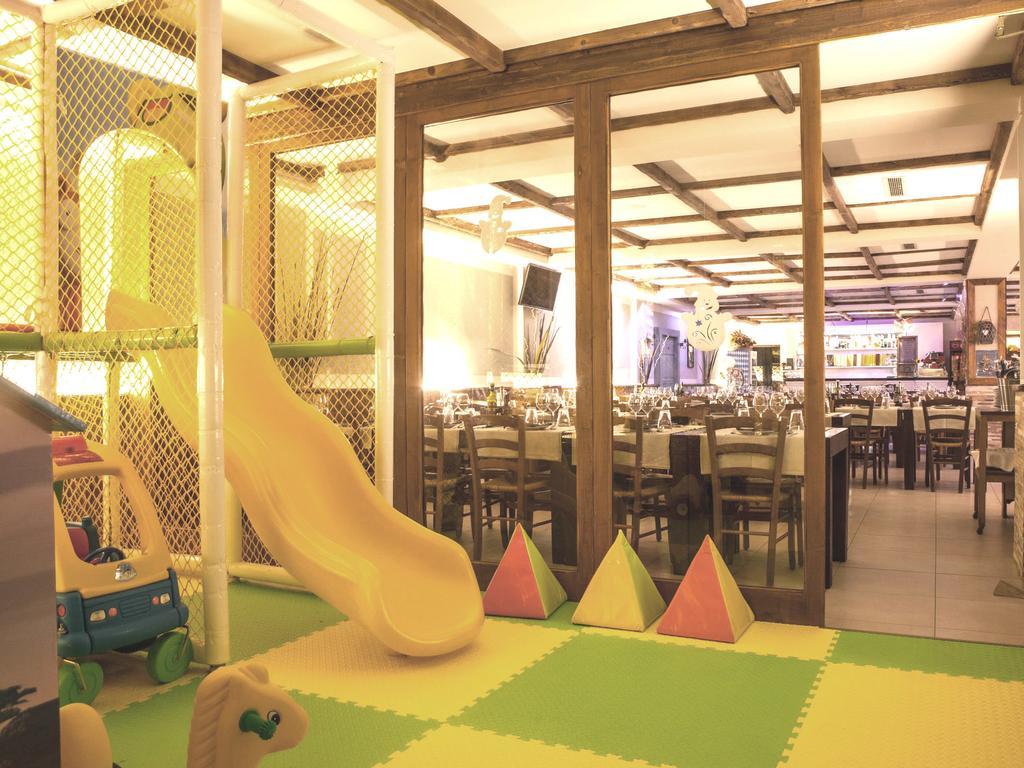 Hotel Edone Roe Ngoại thất bức ảnh
